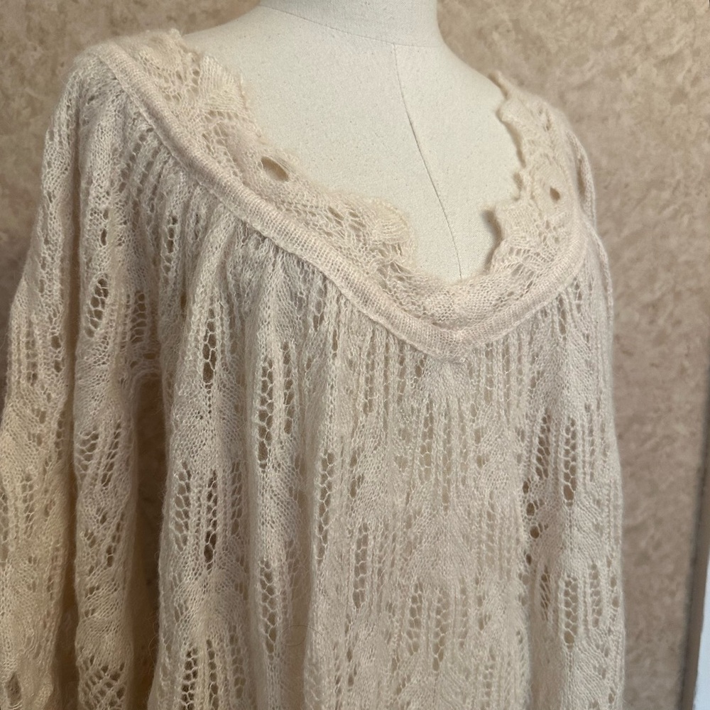 Free People Cream Beige Crochet knitted Lace Wool Alpaca Blend Sweater Blouse - Picture 2 of 9